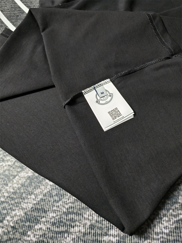 モンクレールTシャツ細部ディテール